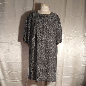 Vintage Late 70s Early 80s Black White Spot Swirl Button 18w Top. Great conditio